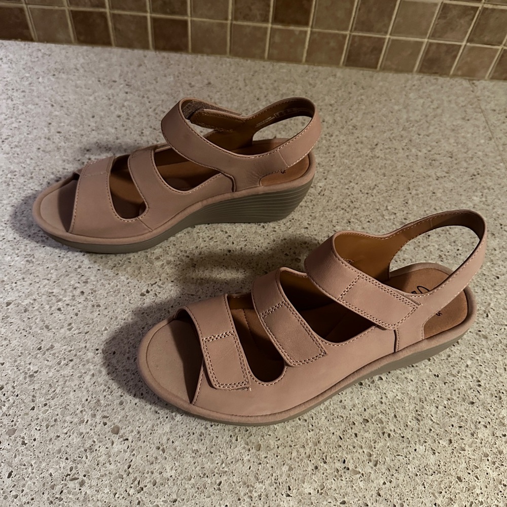 Clarks Women's Beige Strap Sandals